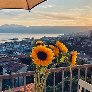 Nona's View With Balcony Rijeka